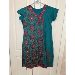 Women's Green & Red Paisley Mendhi Design Salwar Kameez / Punjabi